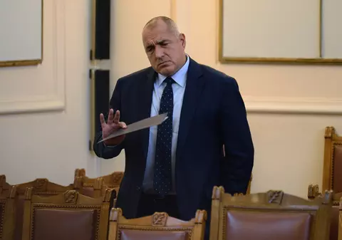 Premierul Boiko Borisov schimbă trei miniștri, dar nu demisionează, în plină criză politică în Bulgaria
