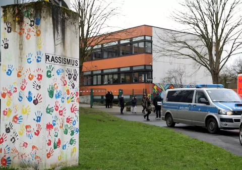 Atac într-o școală de lângă Dortmund. Un elev a fost ucis de colegul său într-un oraș din Germania