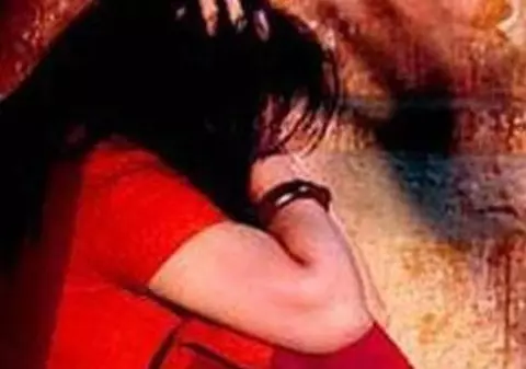 Fată de 14 ani cu dizabilități a fost incendiată și omorâtă după ce fratele ei a fugit cu o minoră