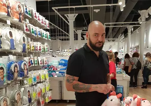 Cristi Mitrea, primele declarații despre iubita lui, după ce a publicat imaginea cu băiețelul său.  “Mă face fericit. Ne înțelegem bine”