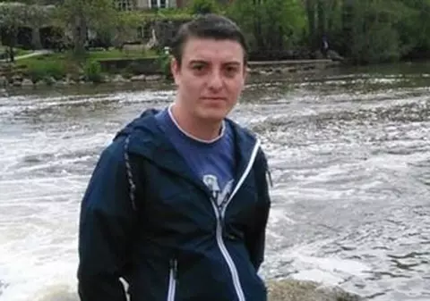 Un tânăr din Iași a murit în Marea Britanie, în condiții suspecte. Cel care l-ar fi ucis pe Dan Gabriel Sandu este liber