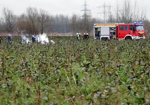 Coliziune între un elicopter și un avion în Germania. Cel puţin patru oameni au murit