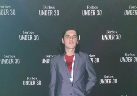 Florin Bădiță, unul dintre cei mai puternici tineri din lume. Creatorul paginii de Facebook "Corupția Ucide", în topul Forbes