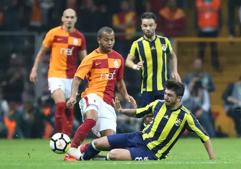 Biletul zilei din fotbal, 18 ianuarie. În vizor, două meciuri