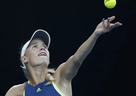 Simona Halep a mai primit o veste proastă. Wozniacki a bătut-o pe Kerber și rămâne lider mondial