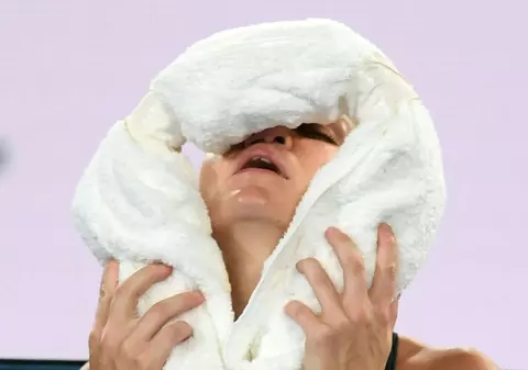 Chinurile Simonei Halep, la Australian Open, în imagini | GALERIE FOTO&VIDEO