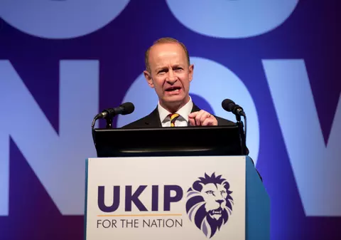Liderul UKIP s-a despărțit de iubita sa după ce aceasta a făcut comentarii rasiste la adresa lui Meghan Merkle