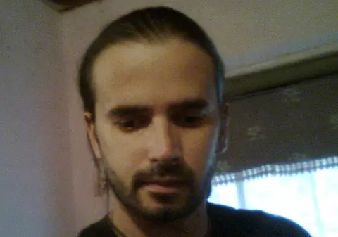 FOTO | Răspunsul șocant al unui tânăr care a ameninţat pe Facebook că va arunca femei în fața metroului: Practic nu mă interesează ce crede lumea