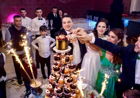 Iulia Zgripcea și Andrei Bărbulescu de la TVR 2 s-au căsătorit. Cei doi sunt colegi de platou