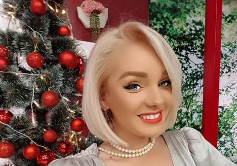 Maria Constantin, în costum de baie. Pozează din ce în ce mai sexy după separarea de Marcel Toader