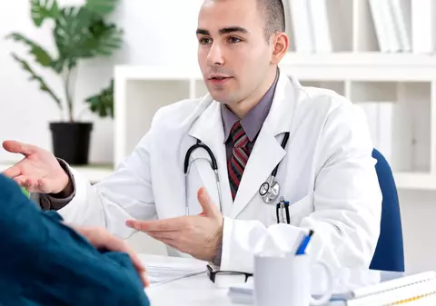 Salariile cresc cu 20% pentru medici și profesori, începând cu 1 martie. Ministrul Muncii: „Salariul unui medic primar va crește de la 4.000 de lei la 15.000 de lei”