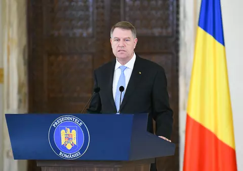 Președintele Klaus Iohannis a atacat la CCR Codul Administrativ, care introduce pensii speciale pentru aleșii locali