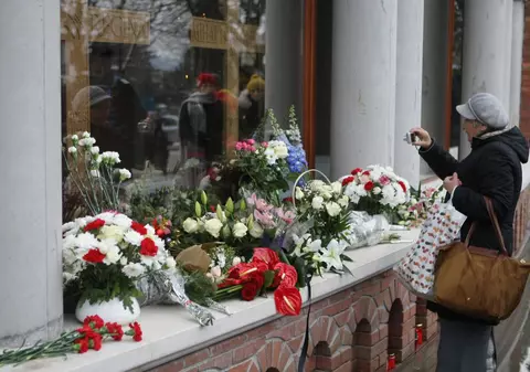 VIDEO/ Românii nu l-au uitat pe Regele Mihai. A fost „al doilea tată” și „unul dintre cei mai mari conducători pe care i-a avut România”