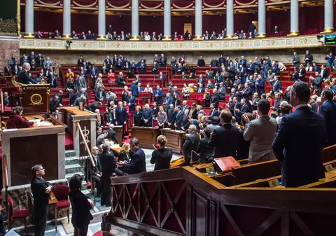 Francezii au dreptul prin lege ”să facă greșeli”