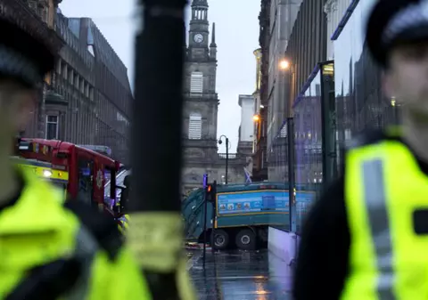 Polițistă concediată pentru mesaje la adresa romilor din Marea Britanie