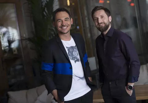 EXCLUSIV/Răzvan și Dani și-au făcut planuri pentru pensie. «Ne-am luat case lipite. Văd o bătrânețe petrecută pe verandă, tricotând ciorapi»