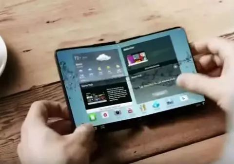 Samsung va lansa un smartphone cu ecran pliabil, numit Galaxy X. Acesta va avea ecran OLED de 7,3 inchi - VIDEO