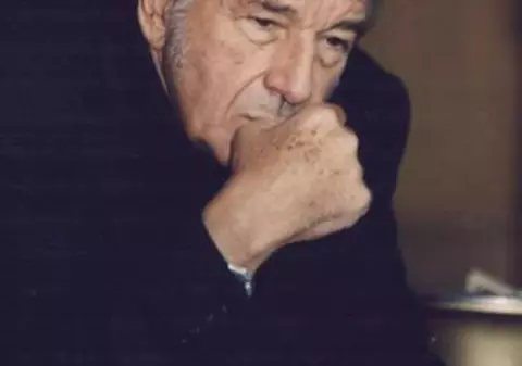 Secretul celui de-al doilea nume al lui Sergiu Nicolaescu. A refuzat să-l folosească după ce a intrat într-un magazin cu articole feminine din Paris
