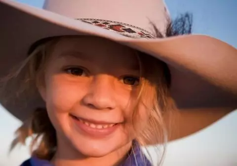 Sinuciderea care a șocat Australia: o fată de 14 ani, imaginea unei firme celebre, și-a pus capăt zilelor
