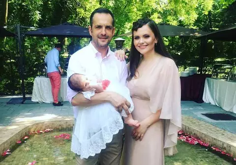 Fetița lui Mădălin Ionescu și a Cristinei Șișcanu a împlinit 9 luni. Înregistrată în timp ce spune "mama"  | VIDEO