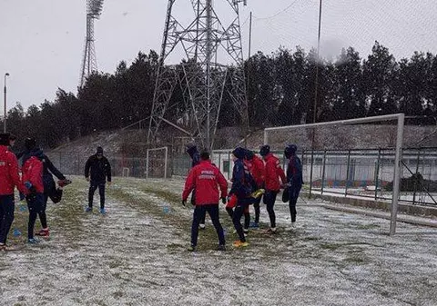CSA Steaua s-a reunit azi. Echipa va merge în cantonament la Forban