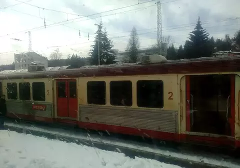 Trafic feroviar îngreunat pe Valea Prahovei, la Valea Largă. Se circulă pe un singur fir