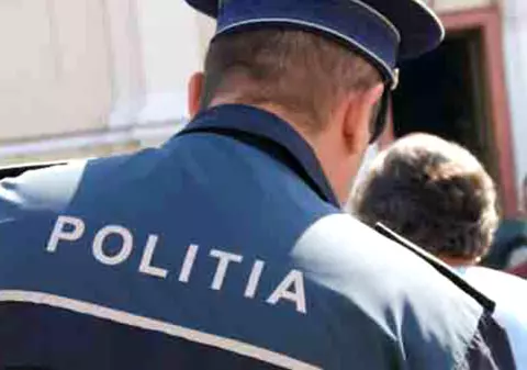 Un polițist din Prahova a recunoscut că a luat mită de 52 de ori