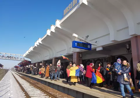 Vasluienii au întâmpinat cu mic, cu mare ”Trenul Unirii” în gara Vaslui