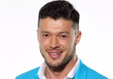 Cum arată prima mare dragoste a lui Victor Slav. I-a dat chiar și inelul