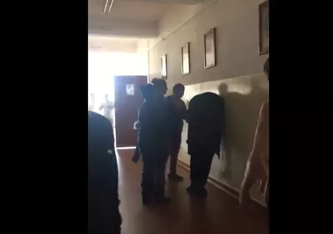 UPDATE: Arest la domiciliu pentru mamele din Constanța care au agresat un elev