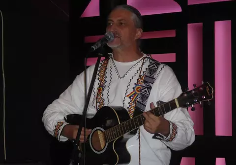 EXCLUSIV/”Mă întorc și pașii-s grei...” Folkistul Tică Lumânare e primul și ultimul solist al ”cântecelor înghețate”