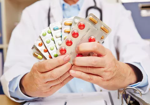 Ce medicamente omoară mai mulți oameni decât drogurile și alte 13 lucruri stranii pe care nu le știai