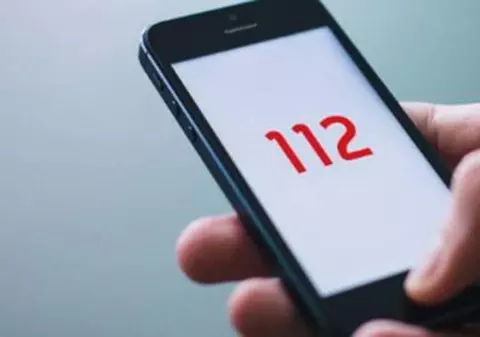 Un bărbat din Iași a sunat la 112 să reclame că nevasta nu-i pune mâncare în farfurie