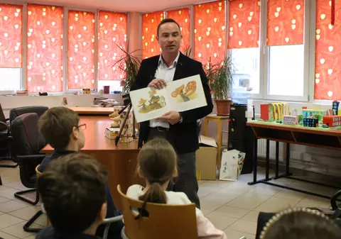 VIDEO/Daniel Kearvell, afaceristul britanic îndrăgostit de România. E șef de ”multinațională”, adoră ciorba de perișoare și scrie cărți pentru copii