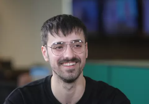 VIDEO EXCLUSIV/Liviu Teodorescu a devenit popular abia la sfârșitul clasei a 12-a. „Nu am avut viață socială în liceu”