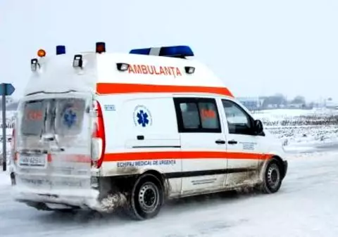 Numărul solicitărilor la ambulanță a crescut în București și Ilfov din cauza ninsorii și frigului