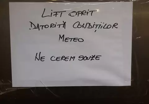 Lifturile exterioare de la metrou, oprite din cauza condițiilor meteo nefavorabile. Ce vor face persoanele cu dizabilități