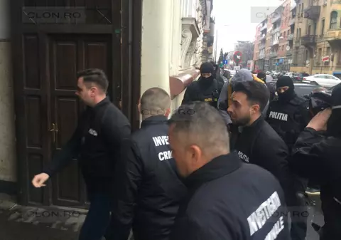 Doi agenți de pază din Arad care au bătut trei bărbați într-un restaurant au fost reținuți