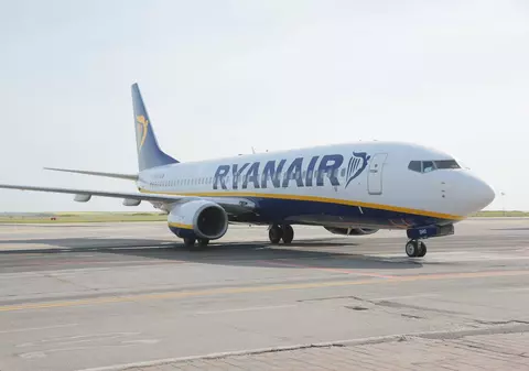 Peste 100 de bulgari, blocați de luni seară pe Aeroportul Internațional Timișoara. Premierul Bulgariei le trimite un avion