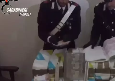 Captură uriașă de bani falși în Italia