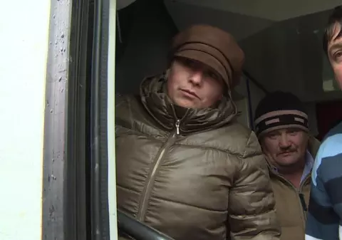 Sute de oameni, blocați în tren de Ziua Îndrăgostiților, în județul Gorj. Au stat în frig ore bune