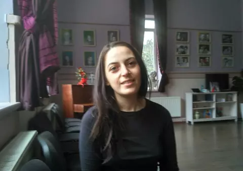 VIDEO REPORTAJ/Casandra Petre a terminat dreptul, dar a devenit artistă. A umblat prin toată lumea, dar s-a întors în țară!