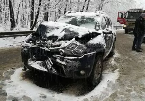 Cinci accidente din cauza zăpezii în Botoşani, în doar câteva ore. În zonă a nins abundent