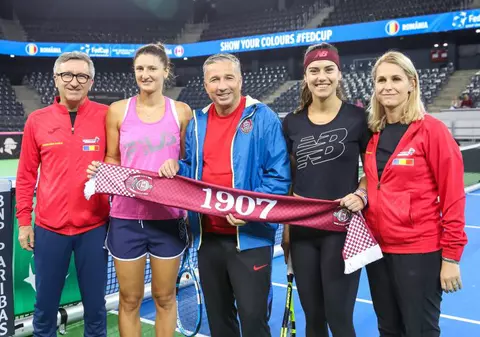 Dan Petrescu le-a încurajat pe componentele echipei României de Fed Cup | GALERIE FOTO