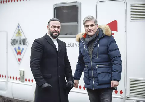 Mircea Radu n-a putut să pună gura pe palincă la filmările pentru "Ie, Românie", iar Cornel Păsat și-a pus silueta în pericol | FOTO