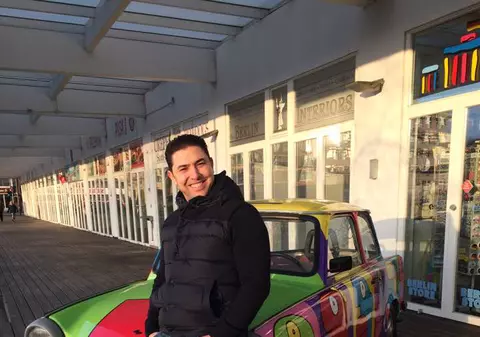 Eduard Vigu, tânărul din București care face cumpărături gratis pentru vecinii bătrâni și bolnavi