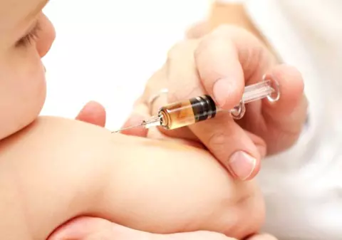 Cinci copii din Prahova, vaccinați împotriva rujeolei, au fost confirmați cu această boală