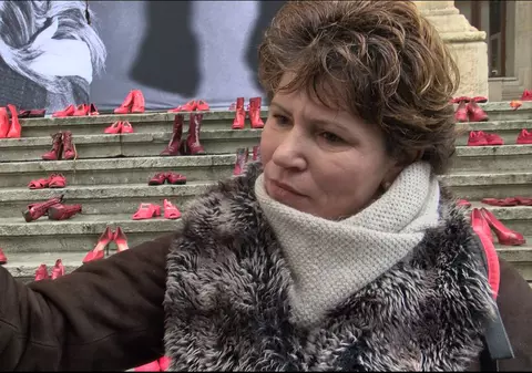 VIDEO / Declarațiile șocante ale unei asistente medicale, victimă a violenței conjugale: “Mă bate și soțul, mă bate și băiatul!”