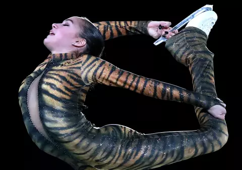 Cât de provocator s-a îmbrăcat campioana olimpică Alina Zagitova la Gala Laureaților patinajului artistic de la Jocurile Olimpice de iarnă 2018 | FOTO