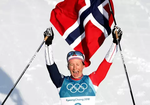 Marit Bjoergen, sportiva cu cele mai multe medalii în istoria Olimpiadelor de iarnă. Norvegianca a închis Jocurile Olimpice de iarnă 2018 cu un aur la schi fond, start în masă! | FOTO